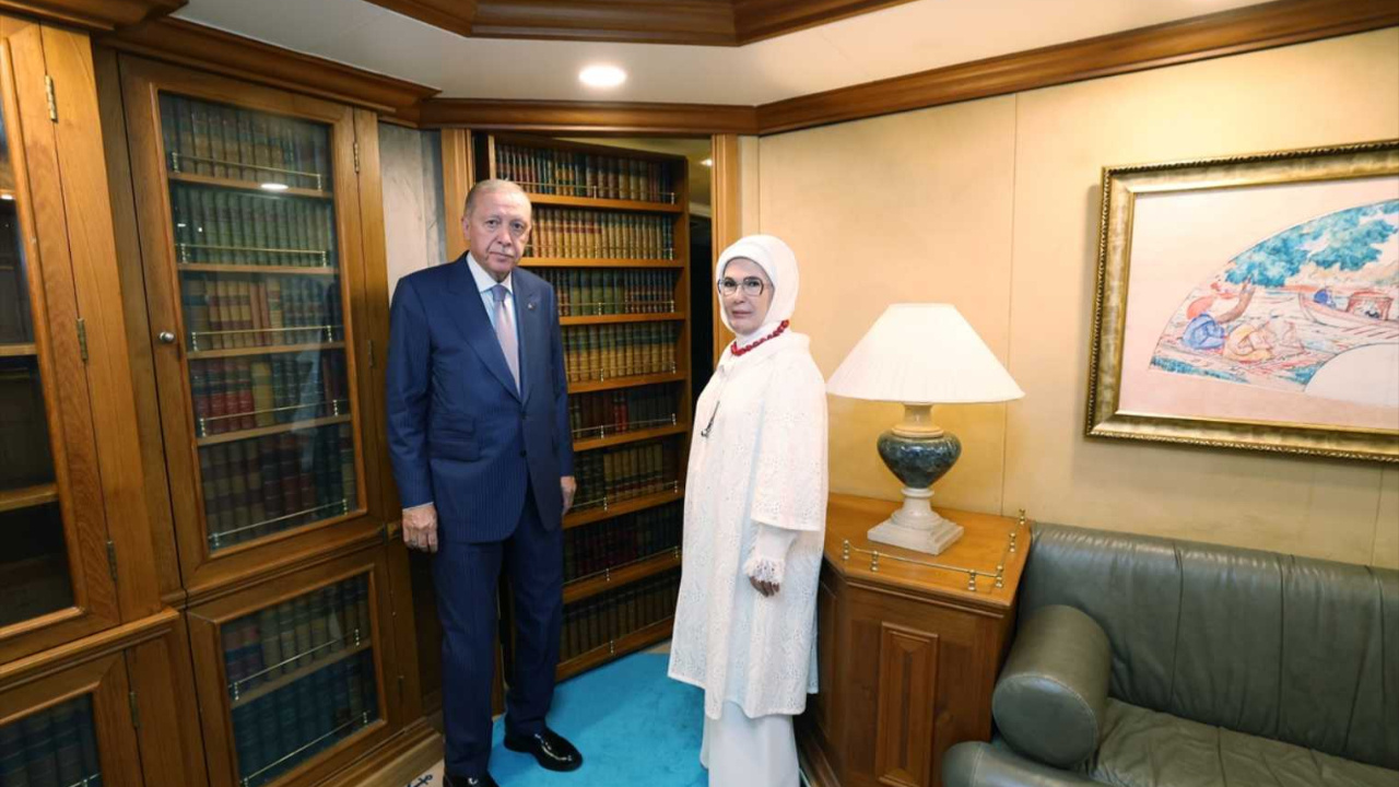 Cumhurbaşkanı Erdoğan ve eşi Emine Erdoğan, Savarona yatını ziyaret etti