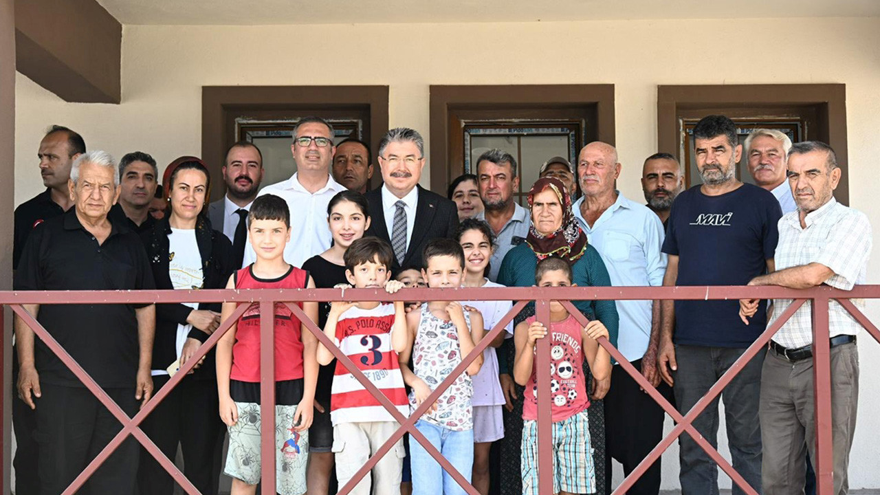 Yapımı tamamlanan 26 köy evi depremzedelere teslim edildi