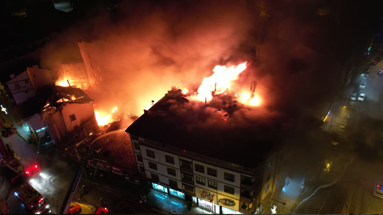 Erzurum'da geceyarısı korkutan yangın