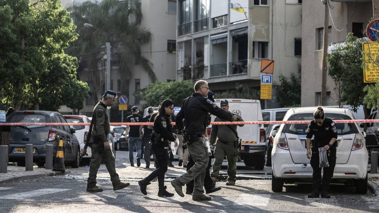 Tel Aviv’de patlama! Araçta meydana gelen patlamada 4 kişi yaralandı