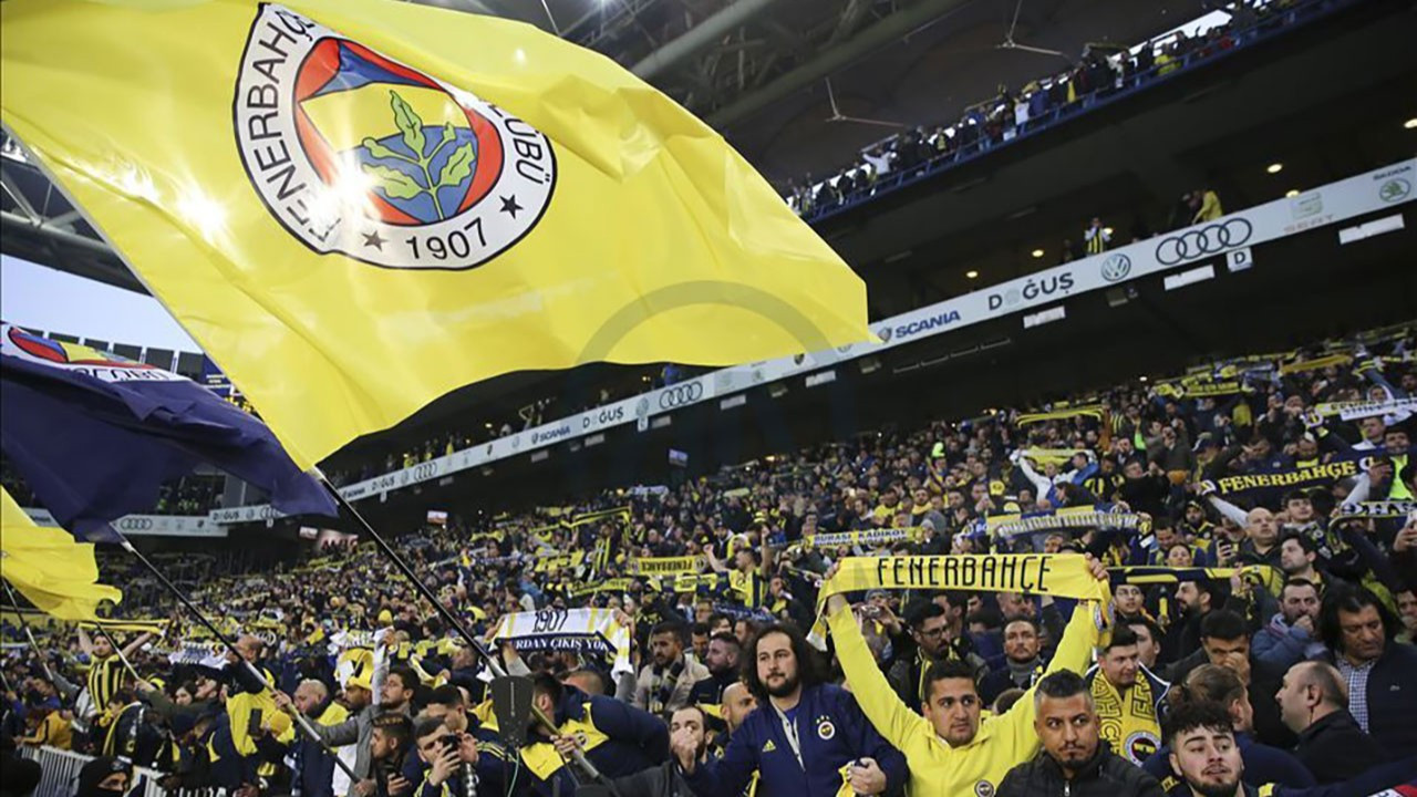 Fener'e piyango vurdu! Yıldız futbolcuya rekor teklif