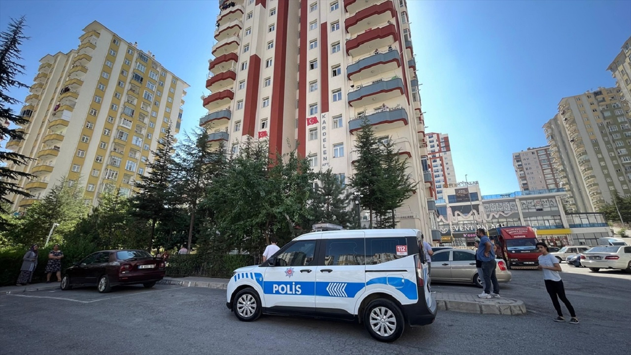 Kayseri'de korkunç olay! Apartman görevlisi tartıştığı kişi tarafından bıçaklandı