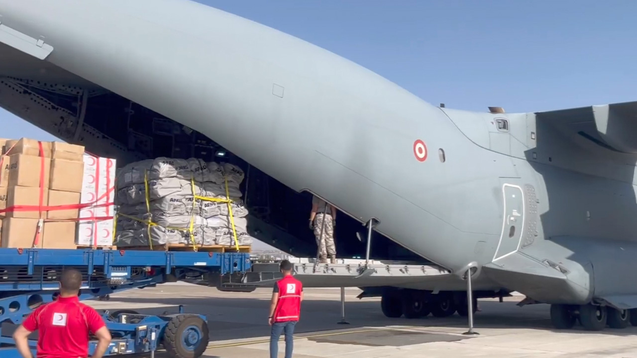 Türkiye'den Afganistan'a 'deprem' yardımı! Dev uçak yola çıktı