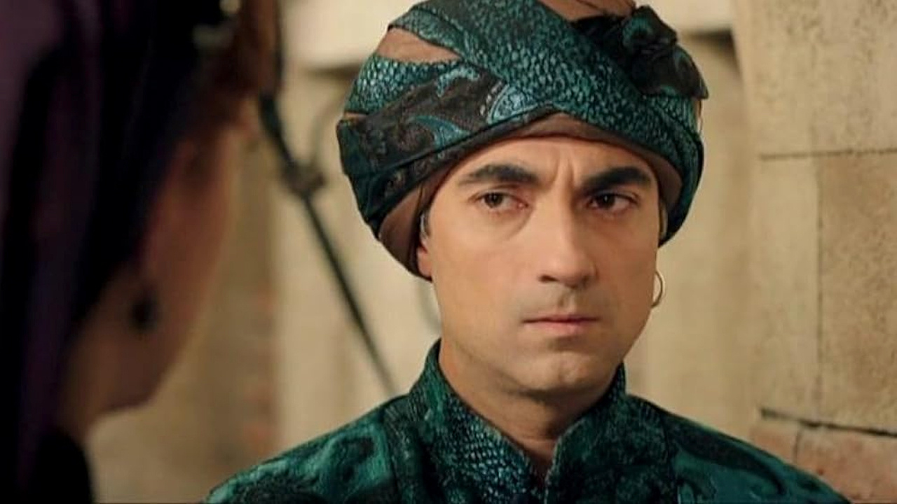 Muhteşem Yüzyıl'ın Sümbül Ağa'sı kaslı haliyle beğeni rekoru kırdı!