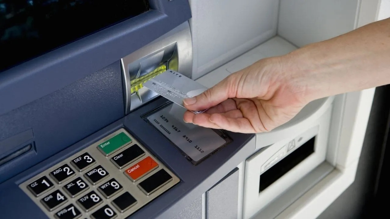 ATM ve mobil bankacılıkta yeni dönem! Açıklama zorunluluğu geliyor...