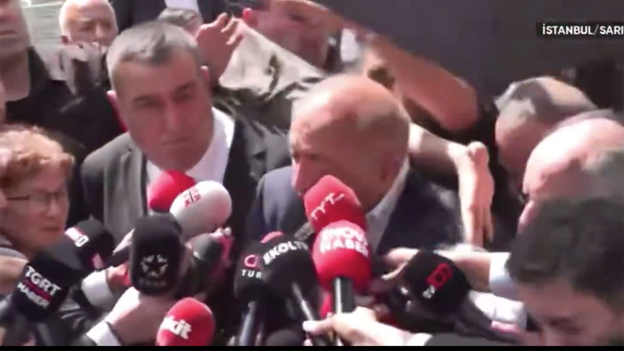 Gürsel Tekin'in başına su şişesi attılar CHP İstanbul İl'in önündeki olay görüntü