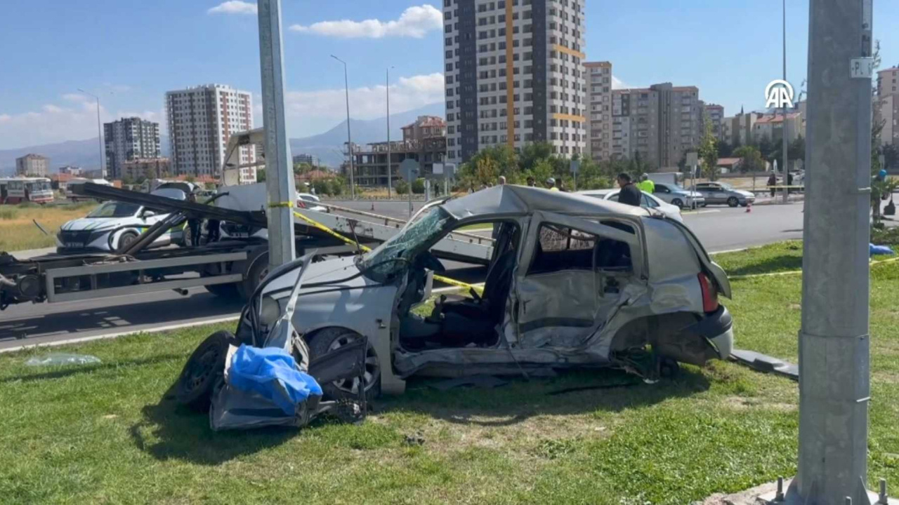 Kayseri’de feci kaza: 3 ölü, 3 yaralı