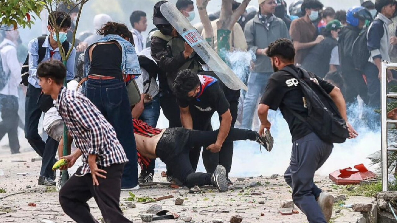 Protestolar nedeniyle Nepal'de ölü sayısı 30'a yükseldi