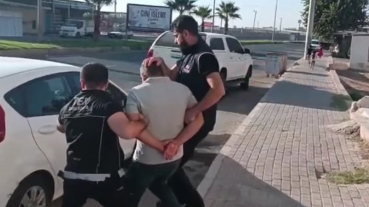 Evlerden neler çıktı neler! Şanlıurfa merkezli DEAŞ operasyonu