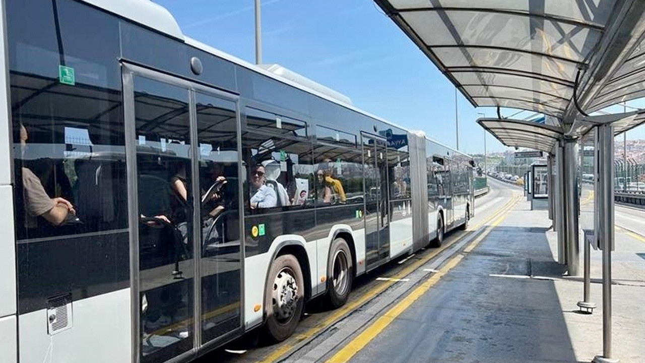 AK Parti İstanbul'da 30 yaş üstü öğrencilerin indirimli ulaşım hakkı için harekete geçti