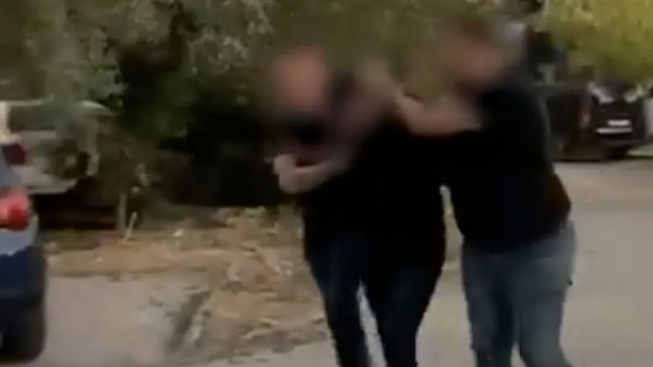 Ali Yerlikaya 'gereği yapıldı' diyerek duyurdu: Babaya tokat atan şüpheli yakalandı
