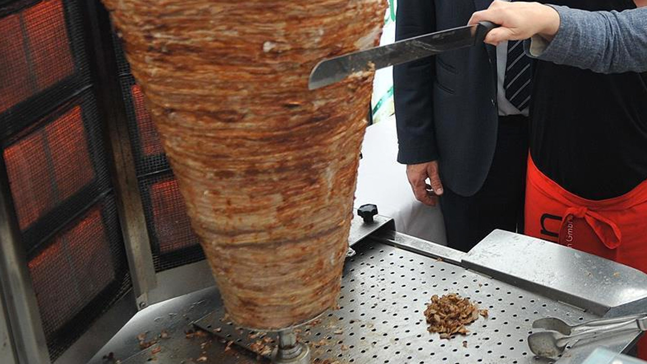 Bin kişi zehirlenmişti! Tavuk döner faciasında flaş gelişme