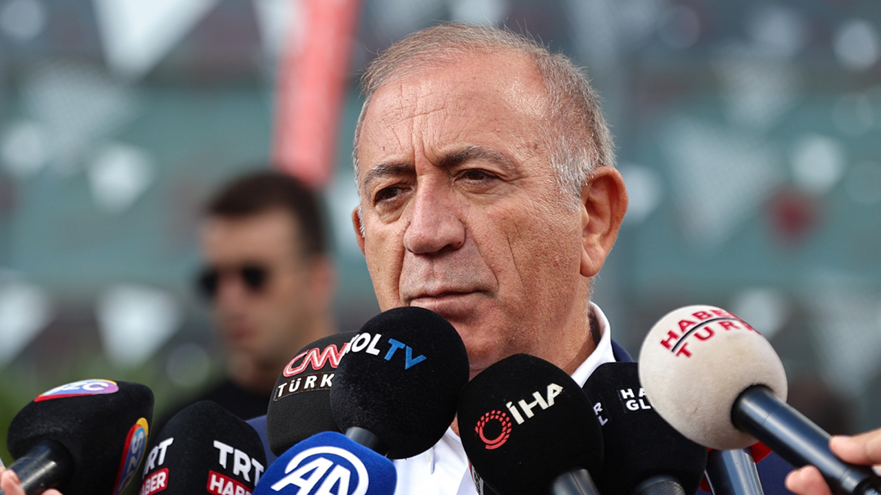 Gürsel Tekin'den dikkat çeken paylaşım: Yalnız kalsam da...