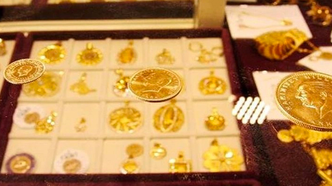 Peş peşe rekorlar sonrası tahmin değişti! Altın fiyatları için çıldıran rakam