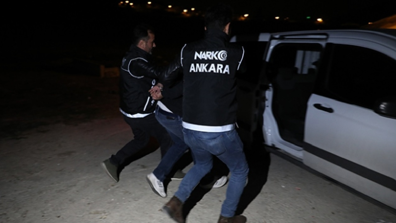 Narkotik operasyonunda skandal gerçek! Torbacı polis çıktı!