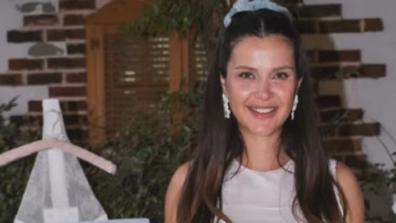 İrem Helvacıoğlu bebek için gün sayıyor! Baby Shower partisi olay