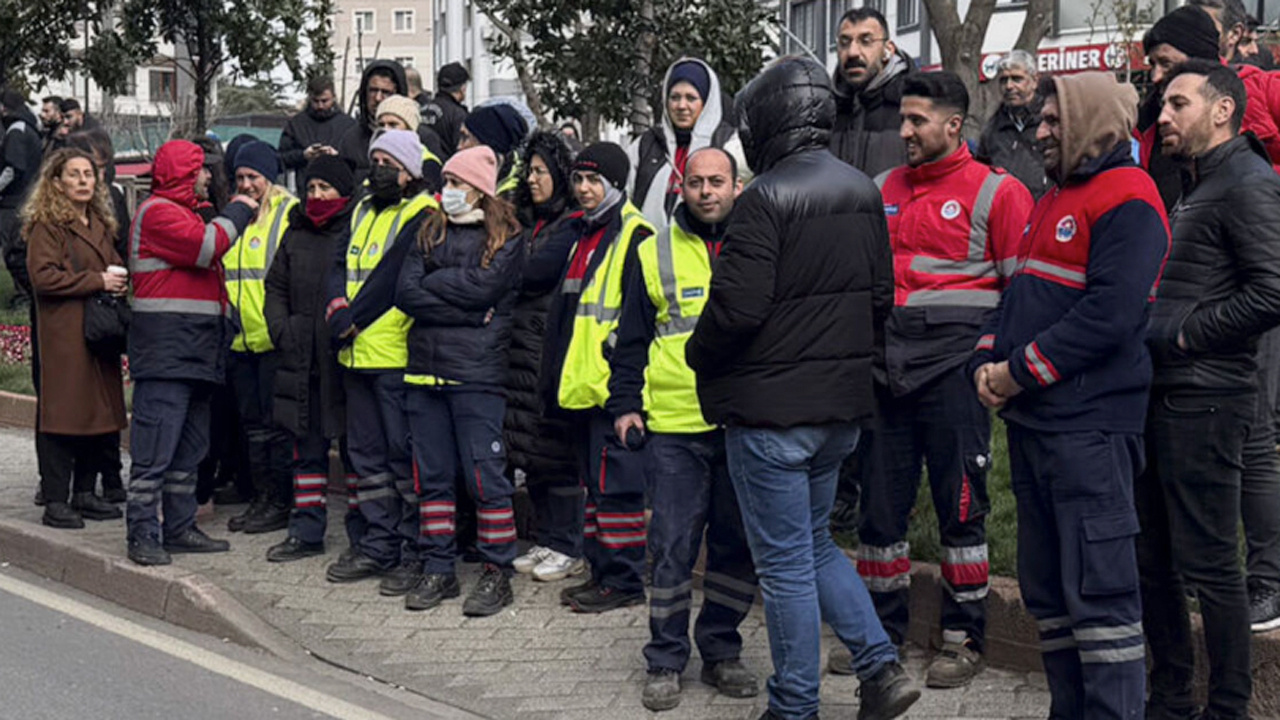 Maltepe Belediyesi işçileri sokaklara döküldü, protesto yaptı!