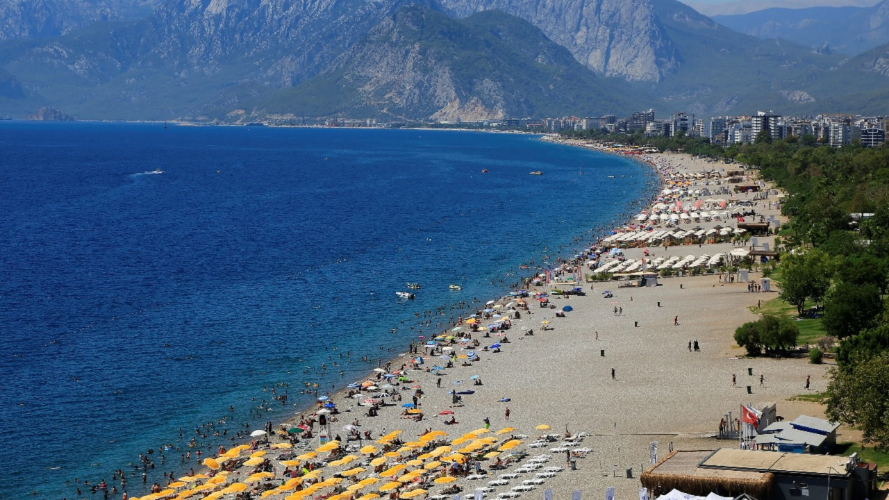 Hedef 18 milyondu! Antalya turist hedefine biraz daha yaklaşıyor...