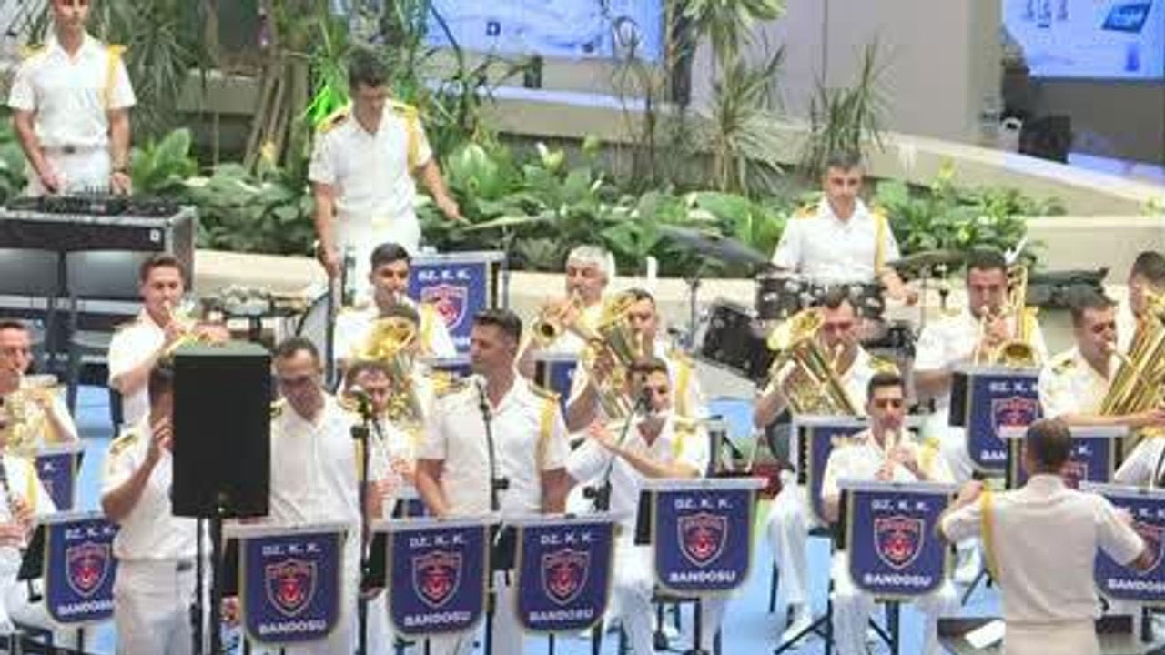 Deniz Kuvvetleri Komutanlığı Bandosu Ankara'da konser verdi