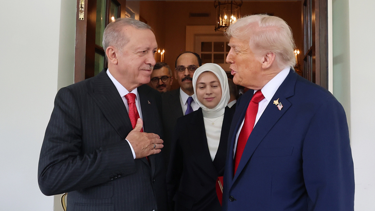 Erdoğan Trump görüşmesi gazete manşetlerinde! Sözcü ve Cumhuriyet'ten olay başlık