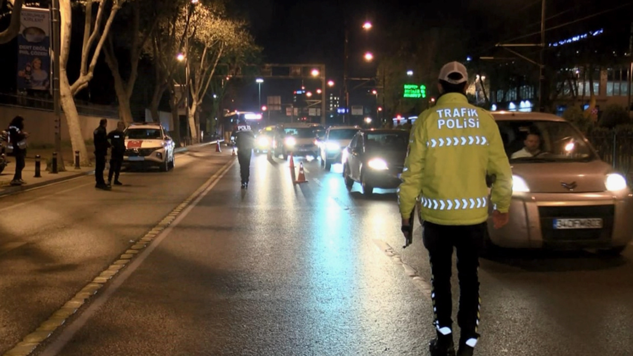 İstanbul'da "Huzur İstanbul" uygulamasında 909 kişi gözaltına alındı
