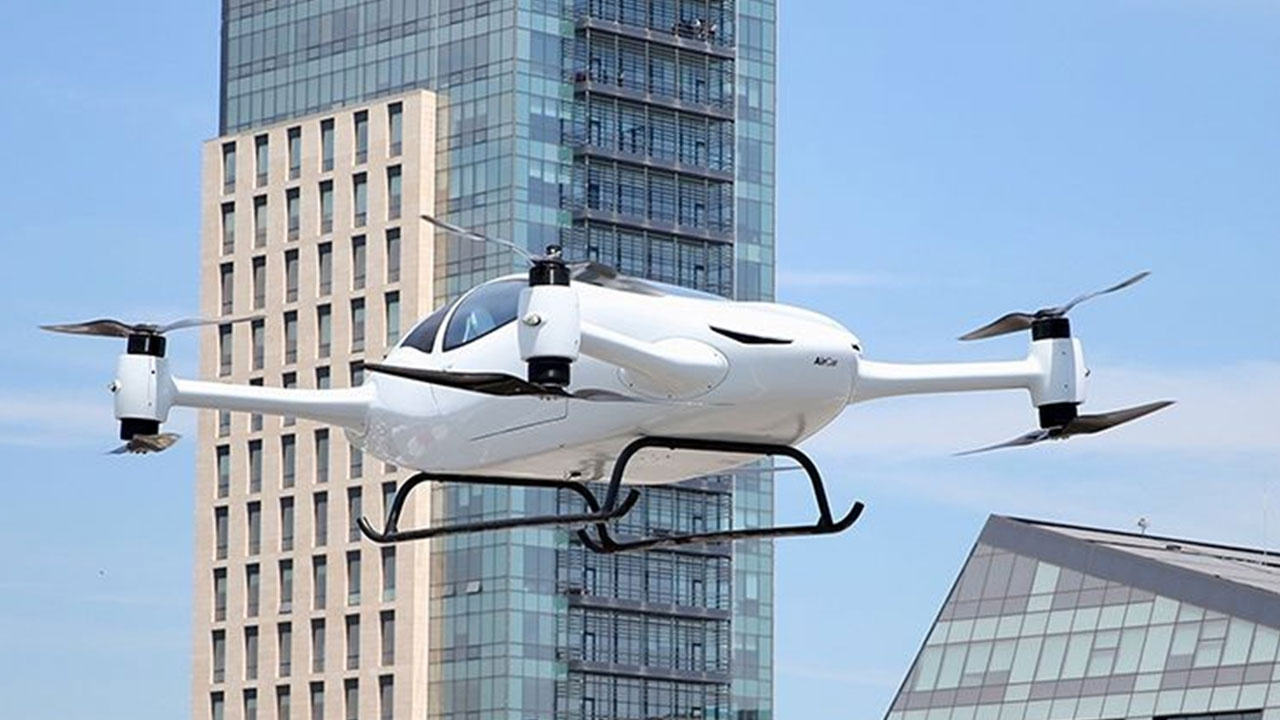 Yerli uçan araba AirCar ön siparişe açıldı! 2 kişilik ve 15 dakikada şarj oluyor, fiyatına bakın