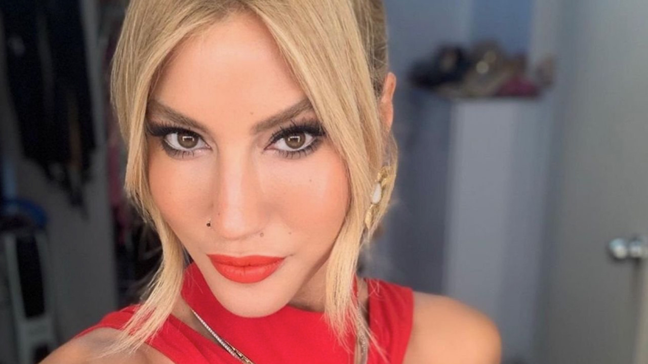 Çağla Şikel kahvaltı tabağını paylaştı! Yediği şeyleri görenler şoka girdi