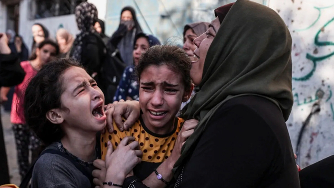 Katil İsrail ordusu, sabah saatlerinden bu yana Gazze Şeridi'nde 28 Filistinliyi öldürdü