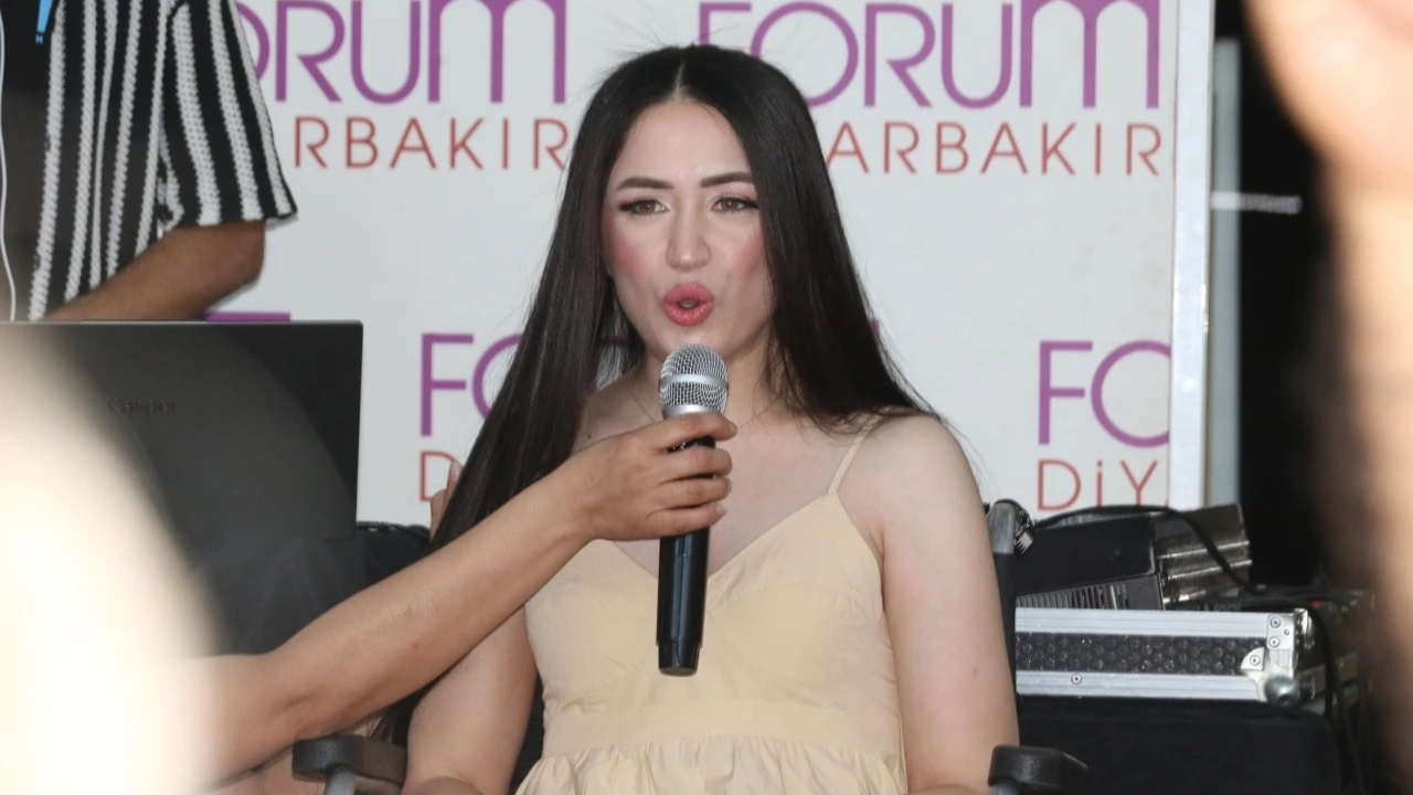 Yıllar sonra sahnede! Mutlu Kaya hayallerine kavuştu...