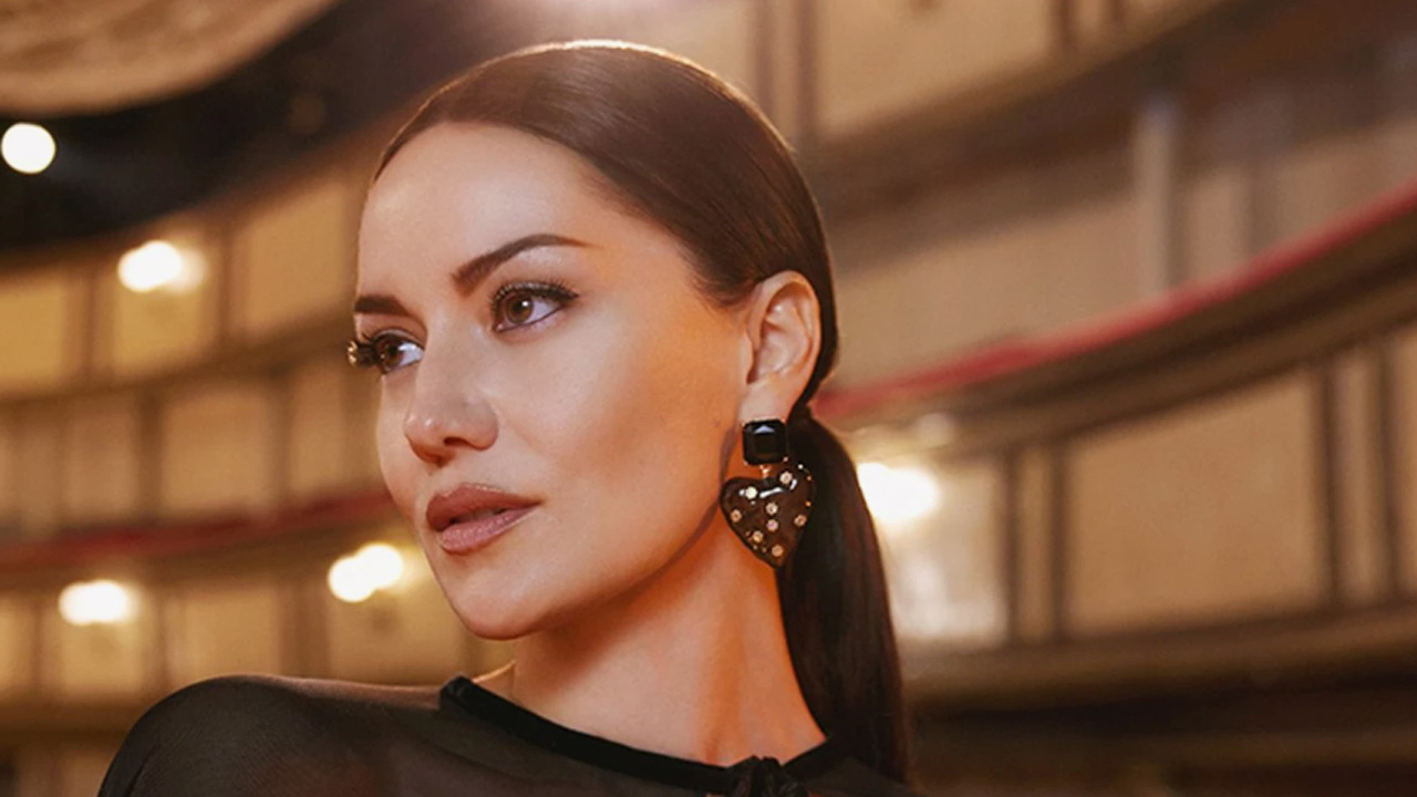 Boşanma iddiaları vardı! Fahriye Evcen'in küçük oğluyla pozu sosyal medyayı salladı