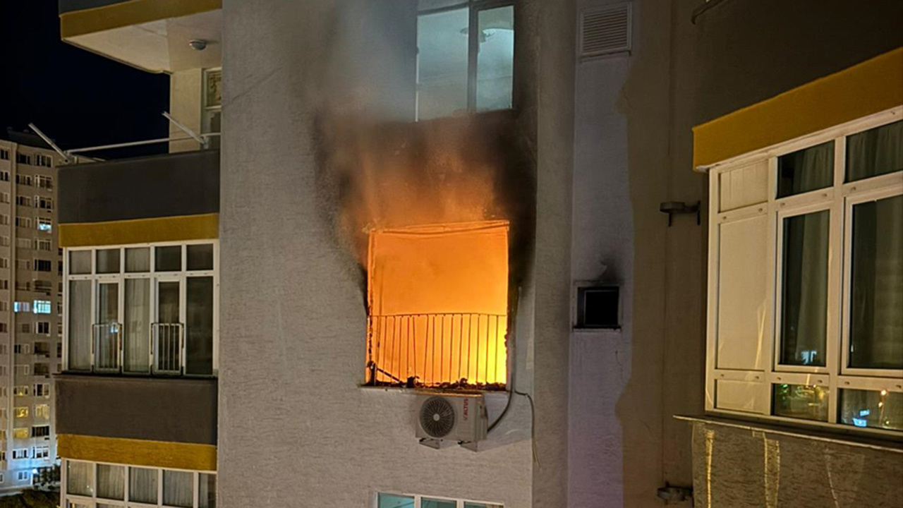 Adana'da apartman dairesinde yangın korkuttu
