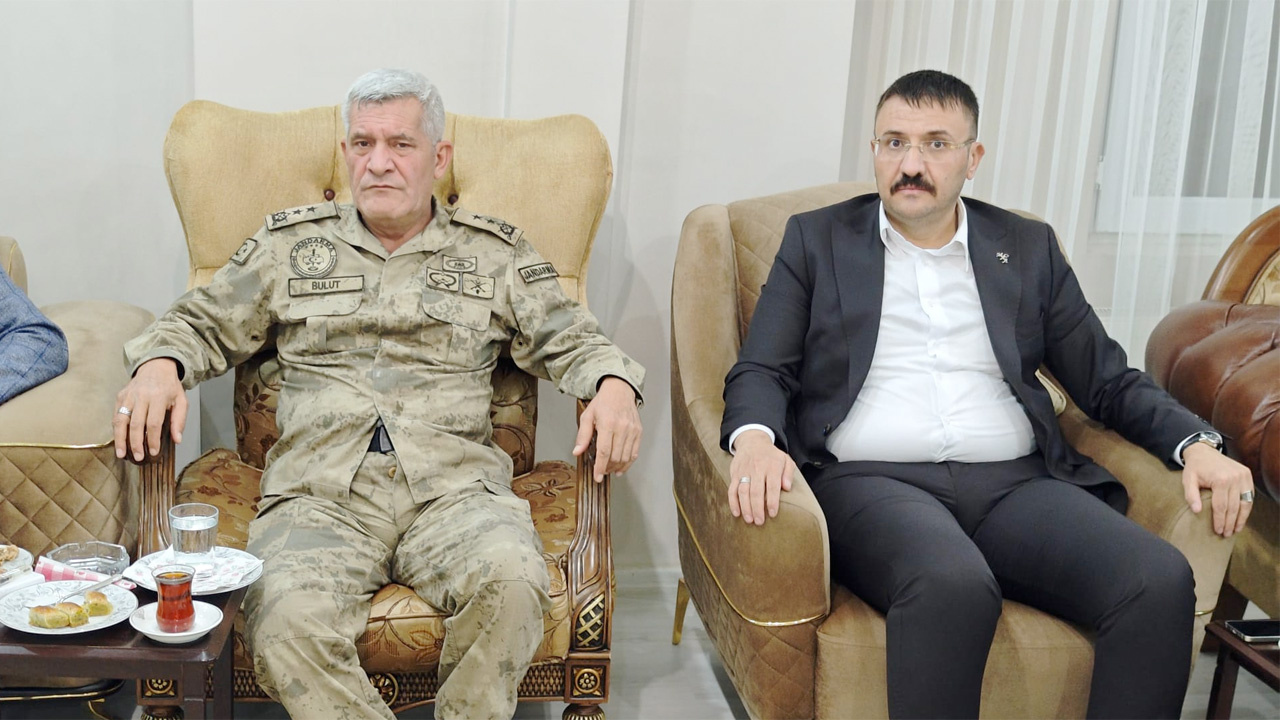 Tümgeneral Ünsal Bulut Sılehi Aşireti lideri Mehmet Alayı Atlı'yı ziyaret etti