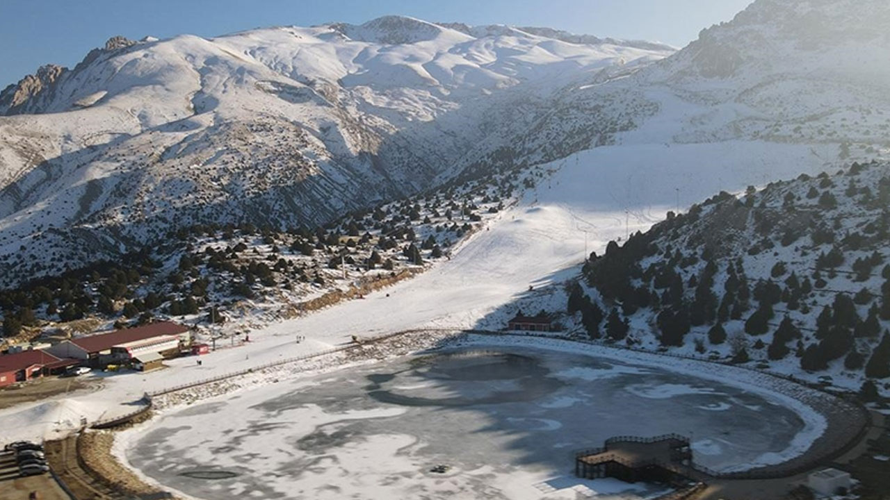 Erzincan'daki Ergan Dağı'nda "Birlik ve Kardeşlik Ateşi" yakıldı
