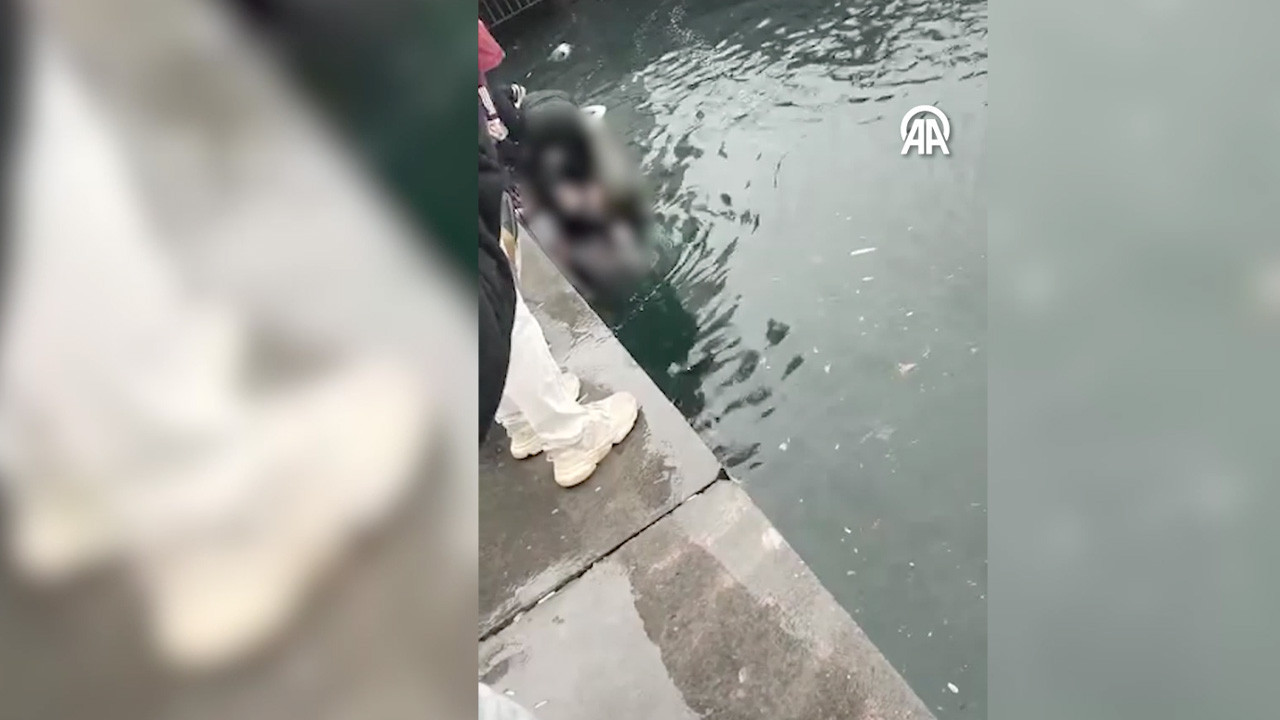 Kadıköy'de iskelede denize düşen 4 kişiden 1'i hayatını kaybetti