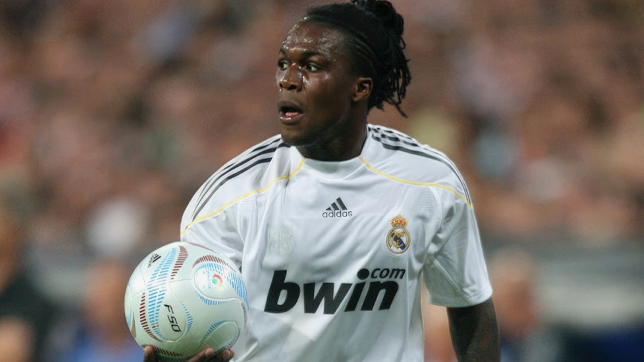 Süper Lig'in efsane ismi Royston Drenthe felç geçirdi!