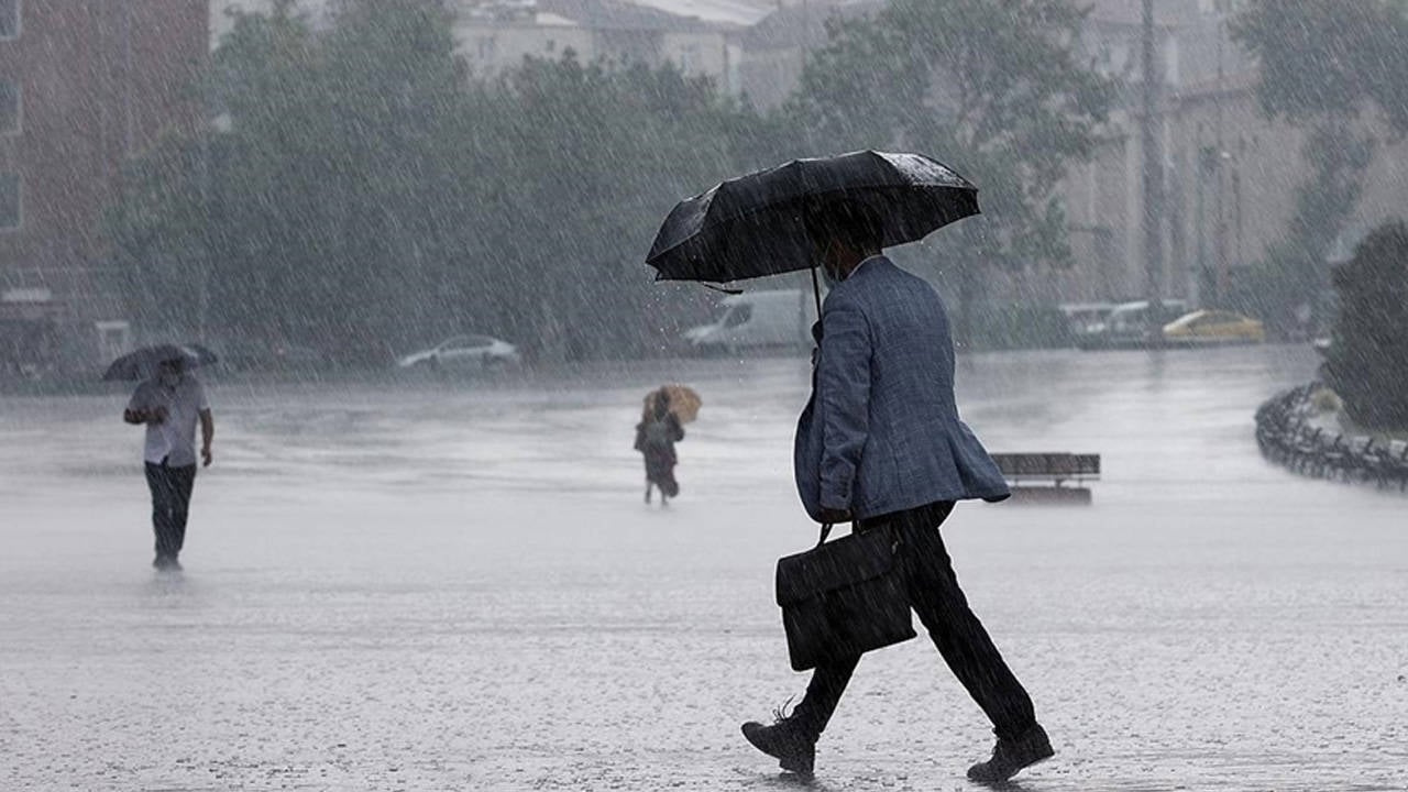 Meteoroloji 7 kenti uyardı! Sel, su baskını ve fırtınaya dikkat