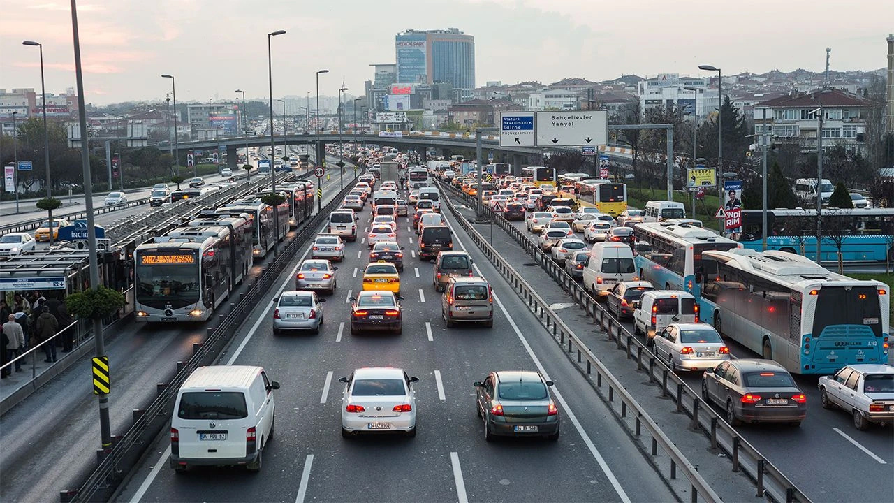 Aracı olanlar dikkat, taktırmayan yandı! 2 ay sonra zorunlu olacak