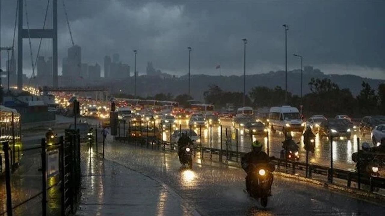 İstanbul için alarm verildi! Yarın akşam çok şiddetli sağanak bastıracak
