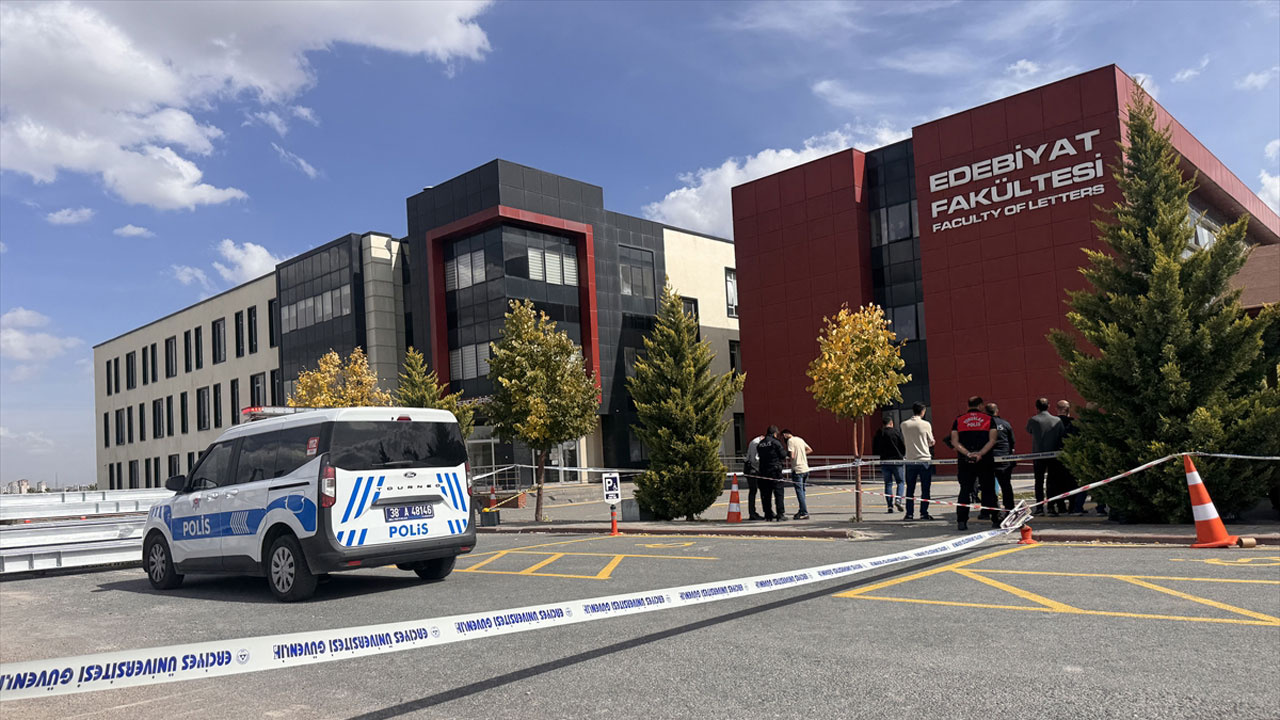 Kayseri Erciyes Üniversitesi'nde kadın cinayeti! Geride kitapları kaldı
