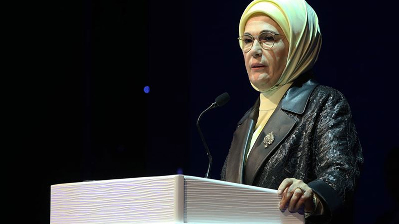 Emine Erdoğan: Siirt benim için bir memleket değil, kardeşlik ve vefa demek.