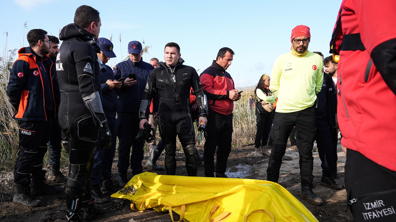 İzmir Foça'da selde kaybolan kişinin cansız bedenine ulaşıldı
