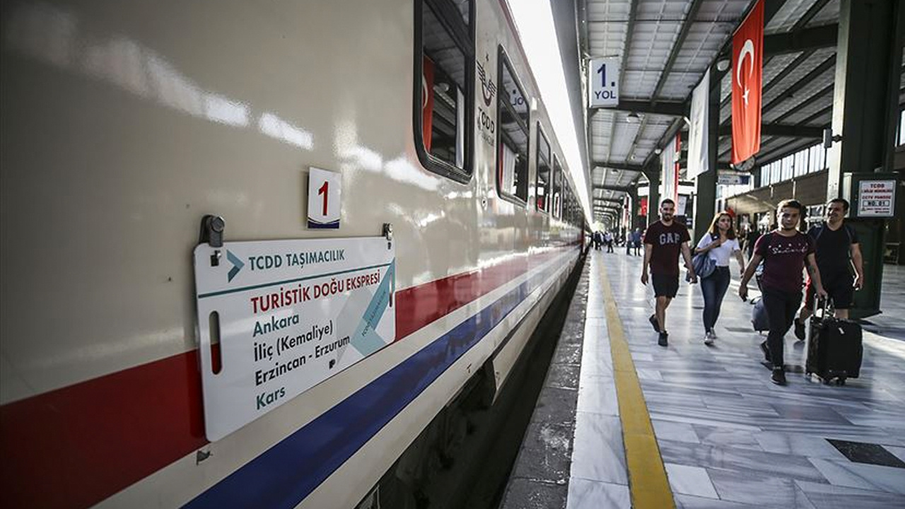 Turistik Doğu Ekspresi'nin yeni sezon biletleri yarın satışa çıkacak