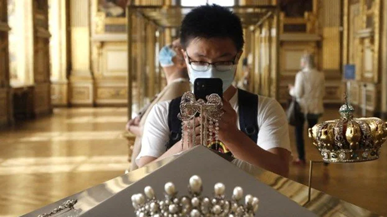 Louvre, kraliyet mücevherlerini Fransa Merkez Bankası’na taşıdı