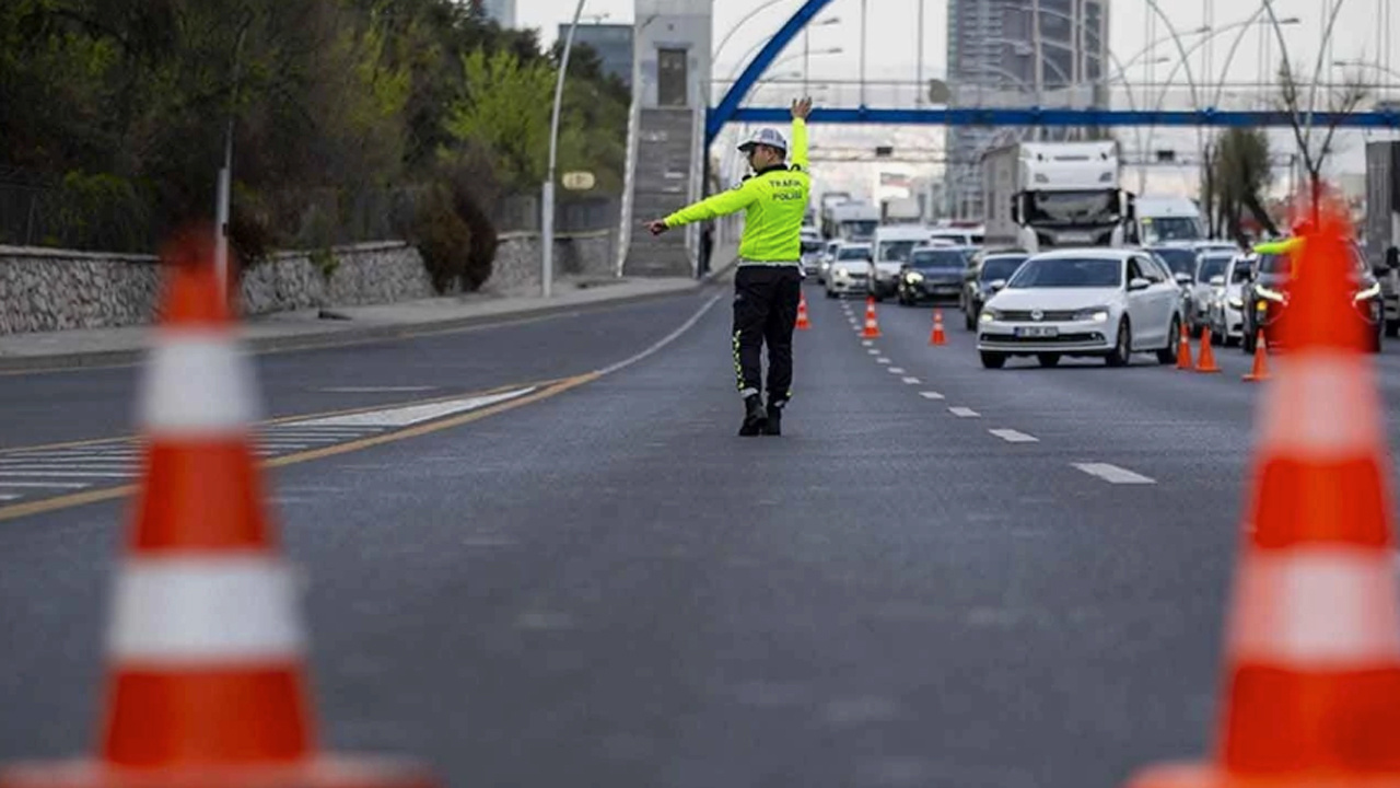 İstanbul'da Cumhuriyet Bayramı dolayısıyla bazı yollar trafiğe kapatılacak