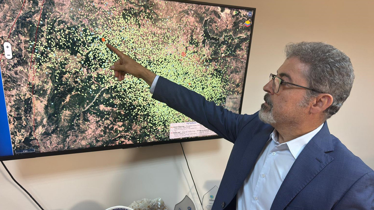 Prof. Dr. Sözbilir "deprem fırtınası" dedi ve uyardı: Evlere girmeyin