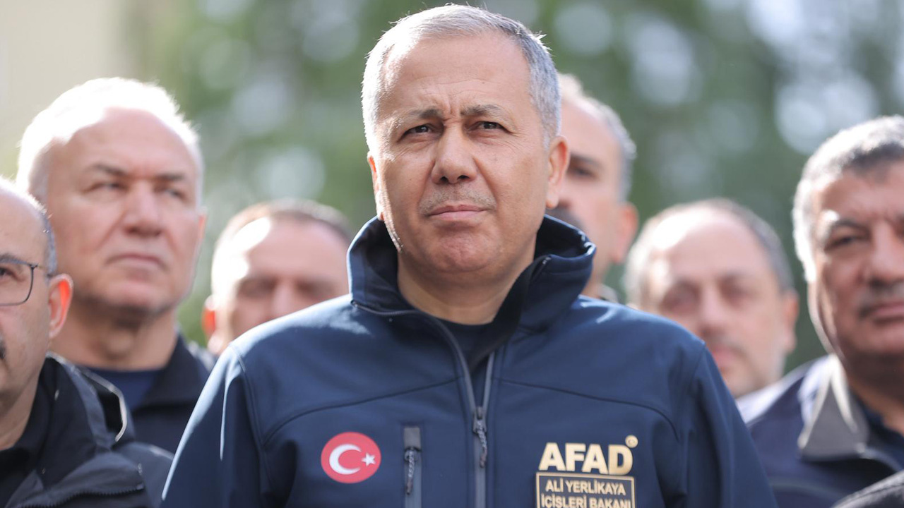 Depremin vurduğu Sındırgı'da son durum! Bakan Yerlikaya'dan yeni açıklama