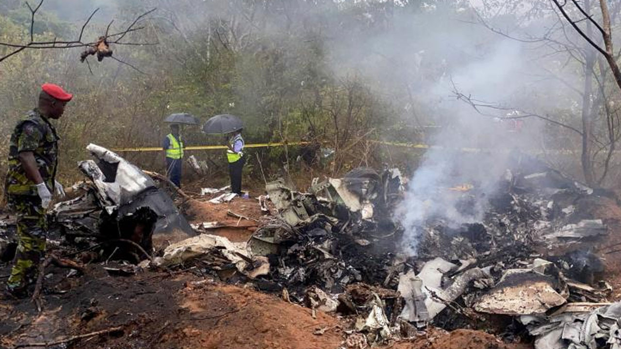 Kenya'da bir uçağın düşmesi sonucu 11 kişi öldü