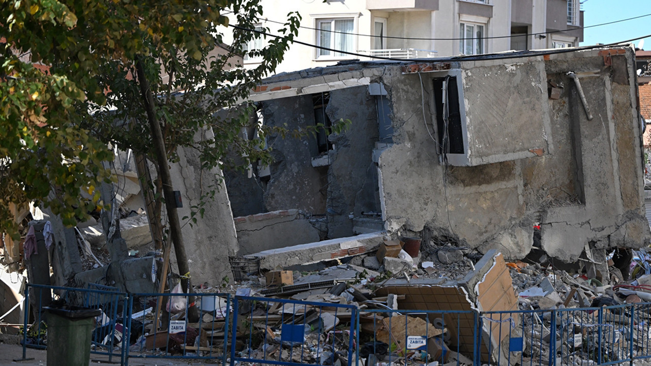 Enkazdan sağ çıkan Dilara'nın son durumu nasıl? Sürekli bu soruyu soruyormuş