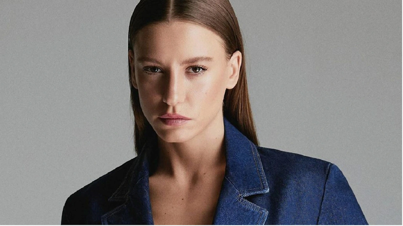 Serenay Sarıkaya küçüklük fotoğrafını paylaştı! Herkes aynı yorumu yaptı: ''Hiç değişmemiş''