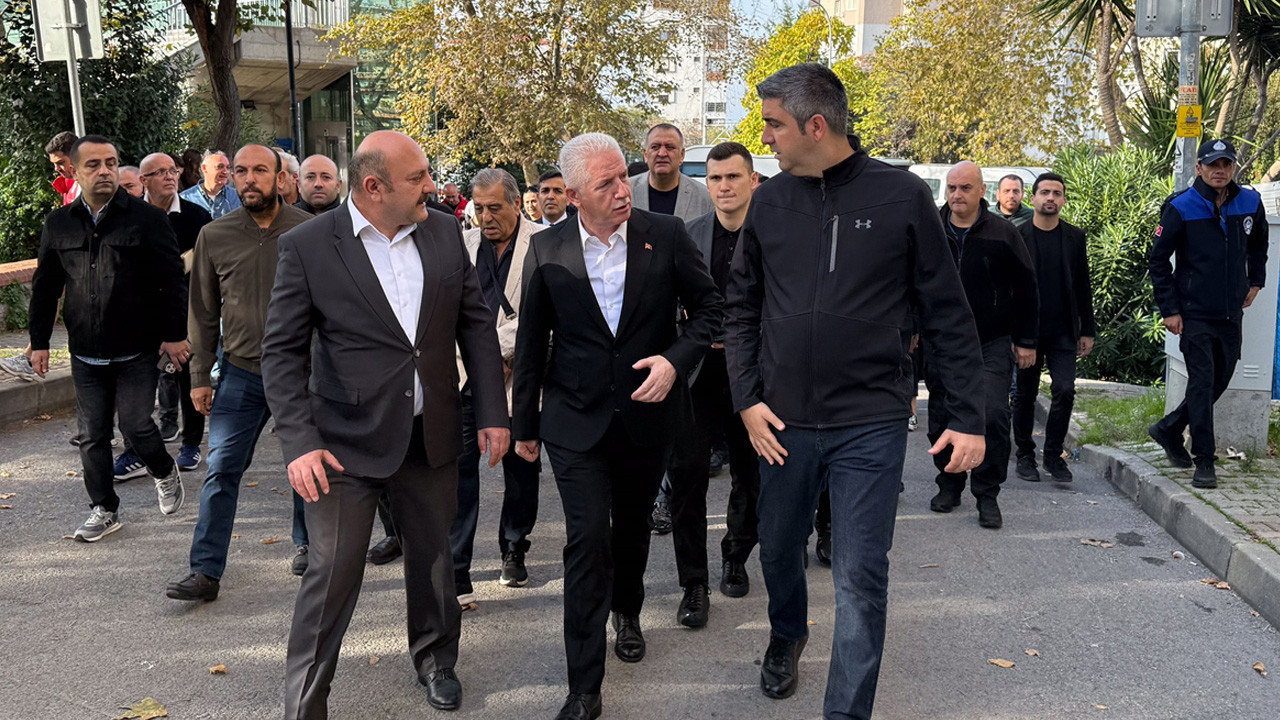 İstanbul Valisi Gül, Kartal'da boşaltılan binayı inceledi